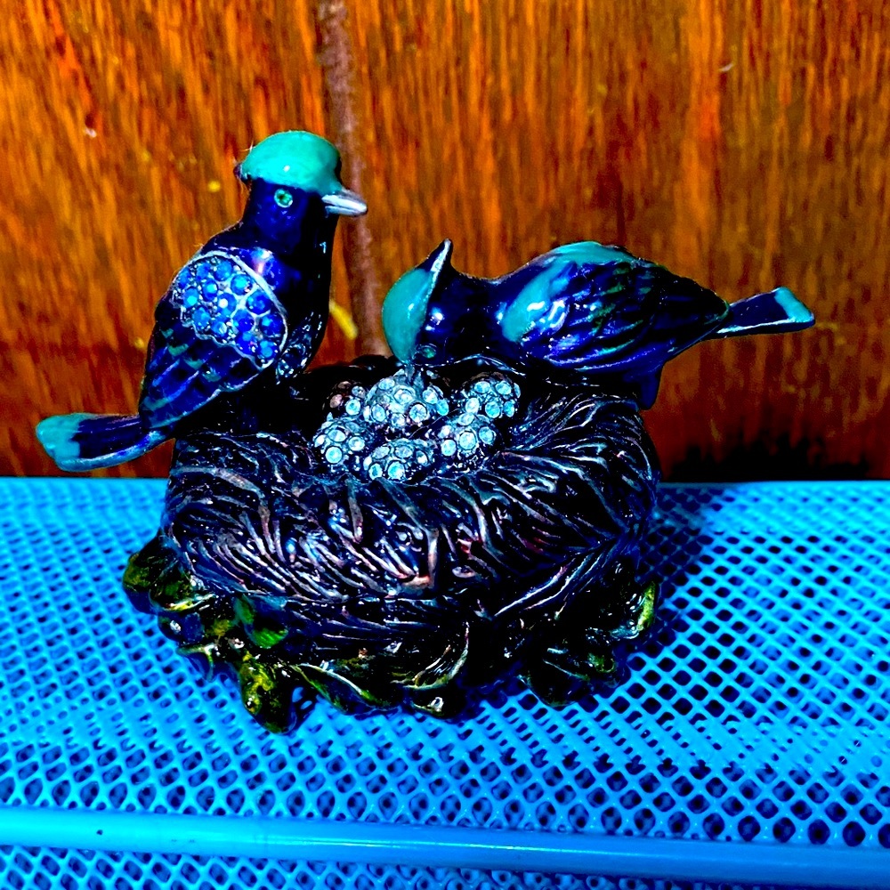 SALE! 🪺 Sparkling Blue Jay Enamel & Rhinestone Embellished Metal Trinket Box 🪺